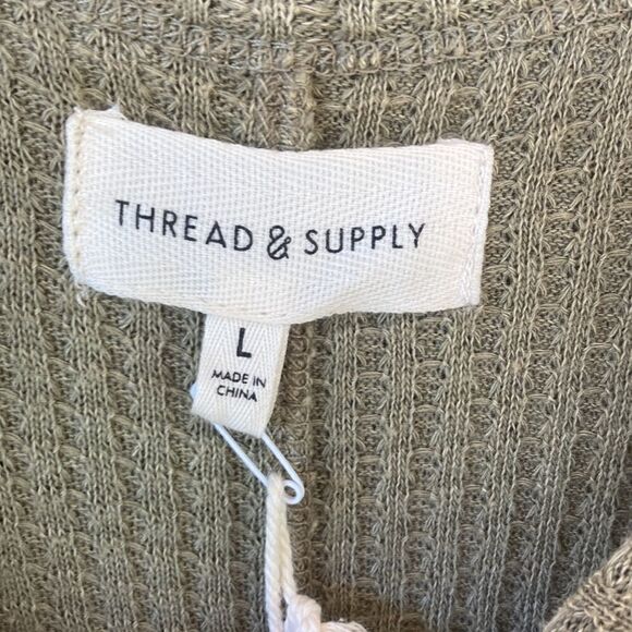 Elegant Olive Green Sleeveless Dress - Picture 6 of 11